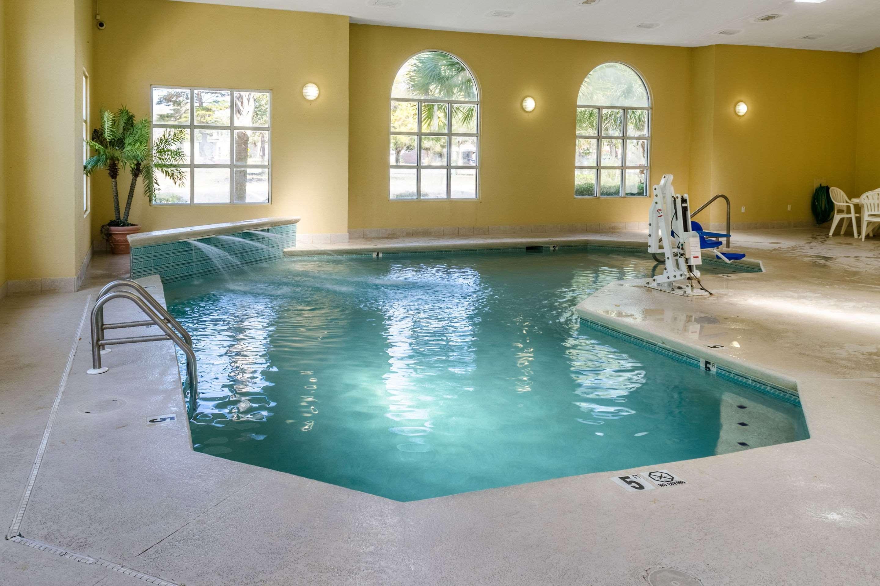 Quality Airport Inn 3*